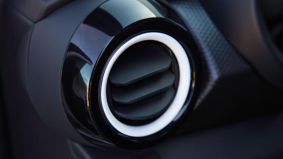 Детали интерьера Nissan Kicks 2018 года  (NA) (фото 3 из 33)